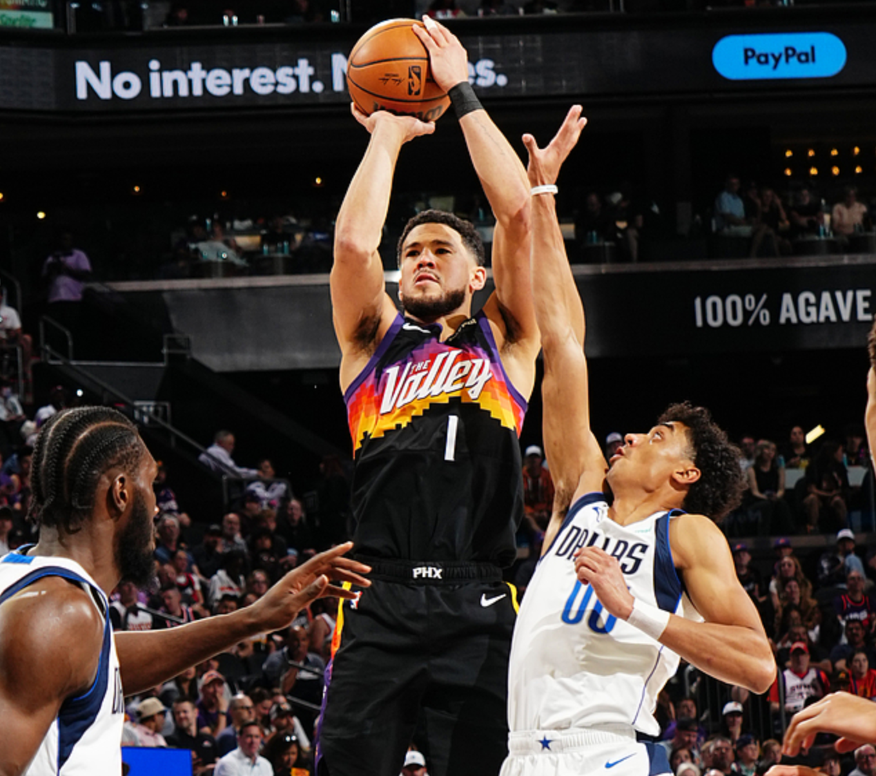 500万网彩票-西部最新排名：掘金10连胜，火箭收好礼，3-6名差距变大